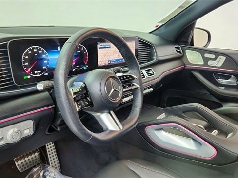 Used 2025 Mercedes-Benz GLS 450 4MATIC image 19