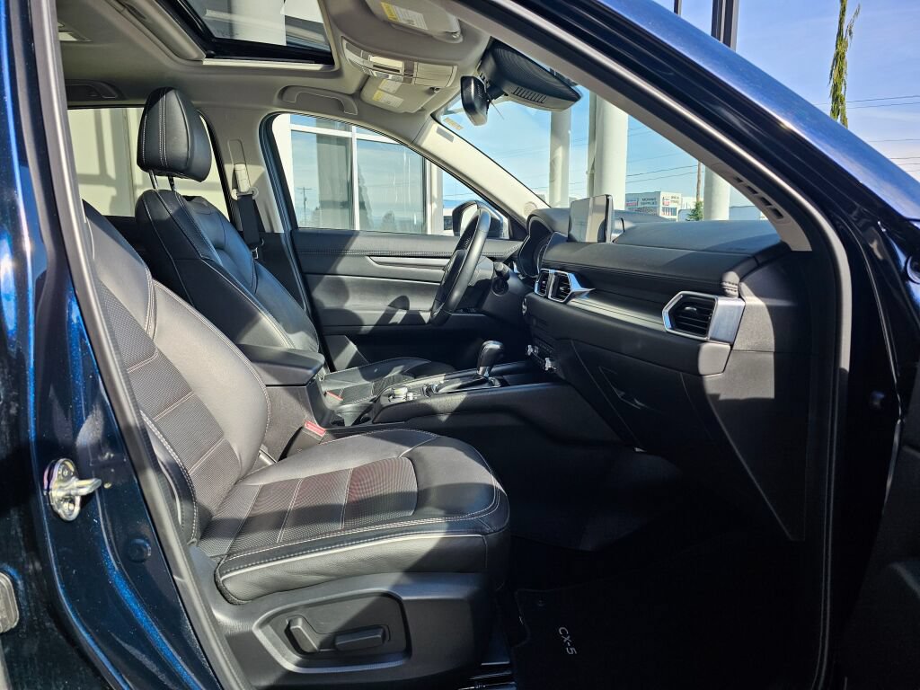 Used 2025 MAZDA CX-5 AWD 2.5 S w/ Preferred Package image 11