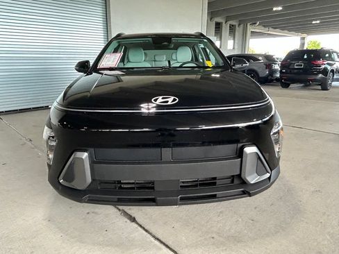 Used 2025 Hyundai Kona SEL FWD image 8