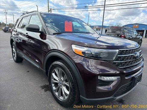 Certified 2022 Ford Explorer XLT w/ Equipment Group 202A AWD/4WD image 2