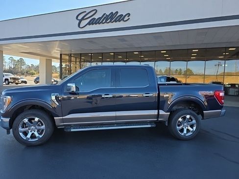 Used 2022 Ford F150 Lariat w/ Max Trailer Tow Package image 2