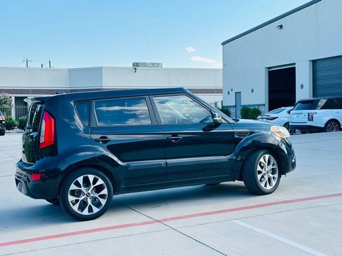 Used 2013 Kia Soul ! FWD image 10
