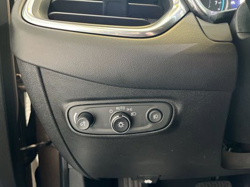 Used 2019 Chevrolet Equinox Premier AWD/4WD image 30