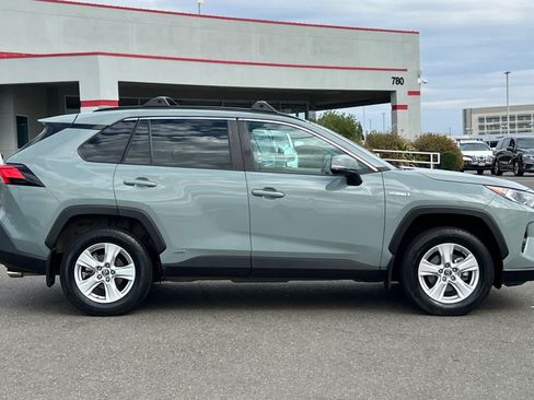 Used 2019 Toyota RAV4 XLE w/ Convenience Package AWD/4WD image 6