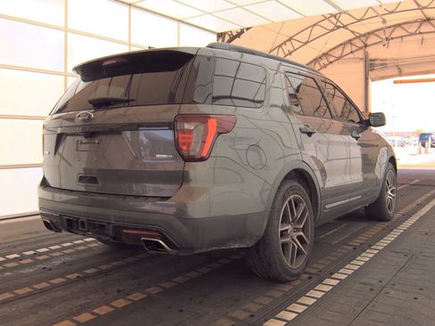 Used 2017 Ford Explorer Sport image 4