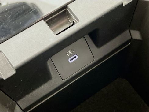 Used 2025 Mitsubishi Outlander SE image 35