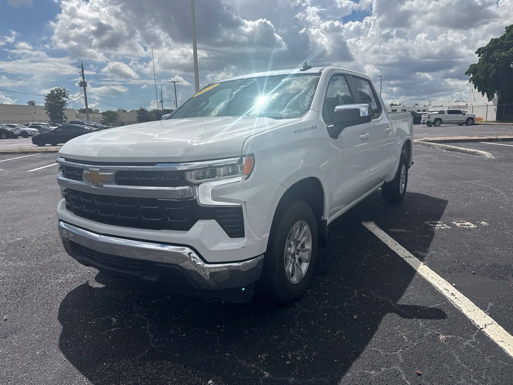 Used 2025 Chevrolet Silverado 1500 LT RWD image 3