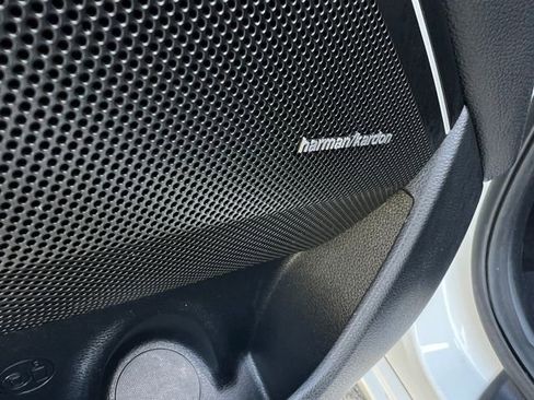 Used 2017 Kia Cadenza Premium w/ Luxury Package image 13