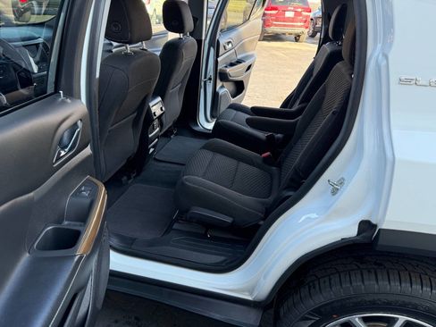 Used 2019 GMC Acadia SLE w/ Driver Alert Package I image 11