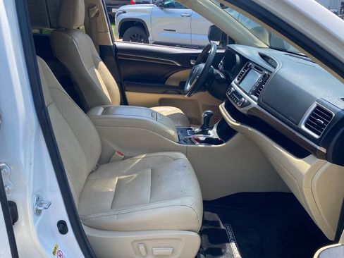 Used 2016 Toyota Highlander Limited Platinum FWD image 20