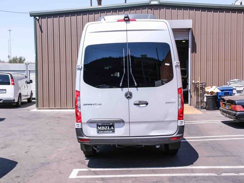 Used 2024 Mercedes-Benz Sprinter 2500 image 5