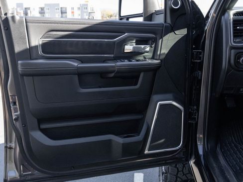 Used 2024 RAM 2500 Laramie w/ Night Edition image 32