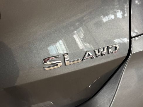 Used 2018 Nissan Rogue SL w/ Premium Package image 14