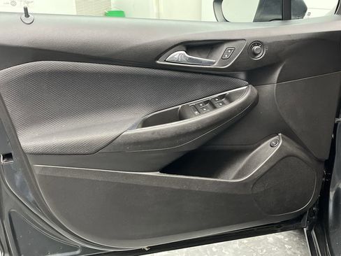 Used 2018 Chevrolet Cruze LT w/ Convenience Package image 6