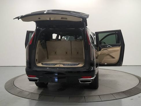 Used 2021 Cadillac Escalade ESV Premium Luxury AWD/4WD image 15