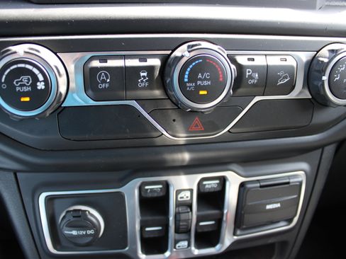 Used 2018 Jeep Wrangler Unlimited Sport S AWD/4WD image 20