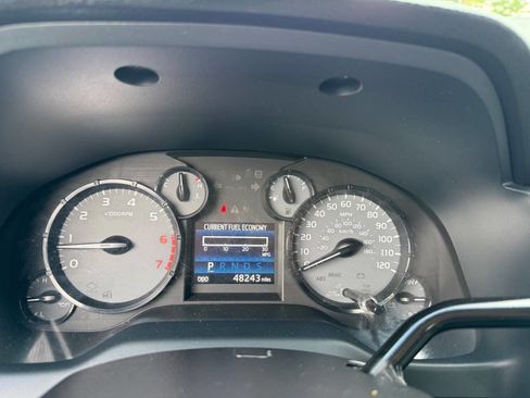 Used 2014 Toyota Tundra SR image 24