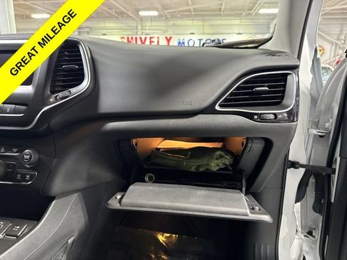 Certified 2021 Jeep Cherokee Latitude Plus AWD/4WD image 46