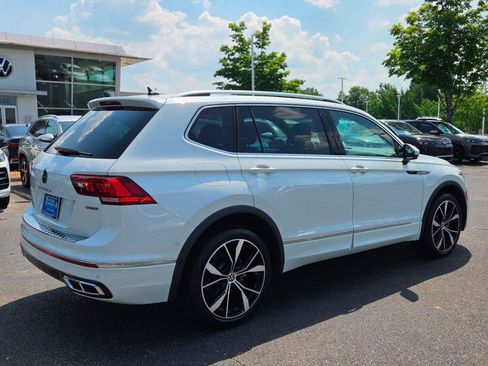 Used 2022 Volkswagen Tiguan SEL R-Line AWD/4WD image 5