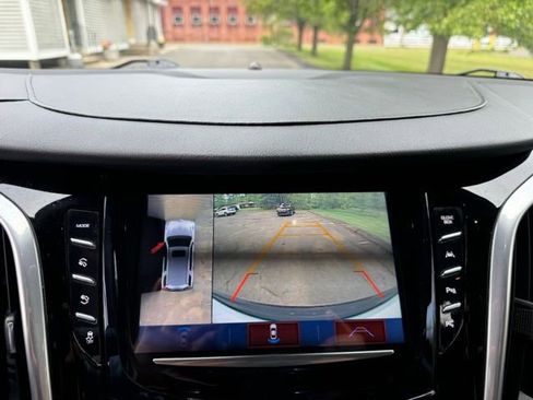 Used 2020 Cadillac Escalade Luxury AWD/4WD image 21