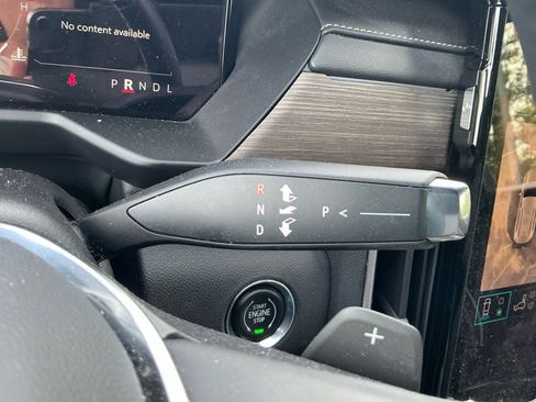 Used 2025 GMC Acadia Denali FWD image 19
