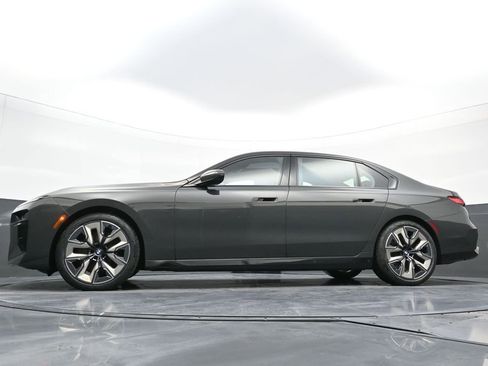 Used 2023 BMW 760i xDrive w/ Executive Package AWD/4WD image 28
