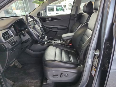 Used 2020 Kia Sorento EX image 11