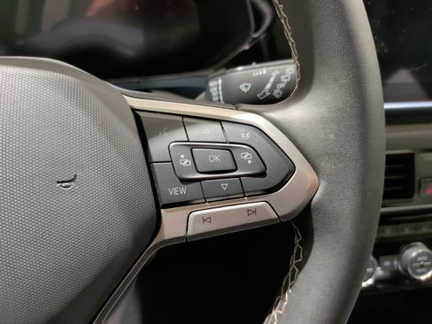 Used 2024 Volkswagen Taos SE w/ Panoramic Sunroof Package image 22