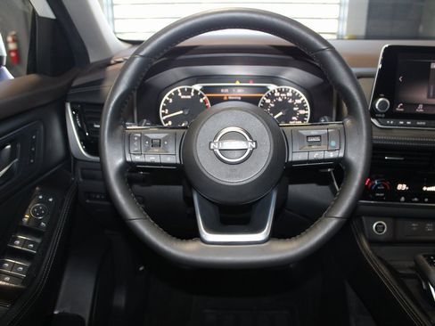 Used 2023 Nissan Rogue SL image 20