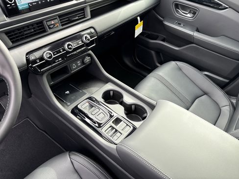 New 2025 Honda Pilot Touring image 29