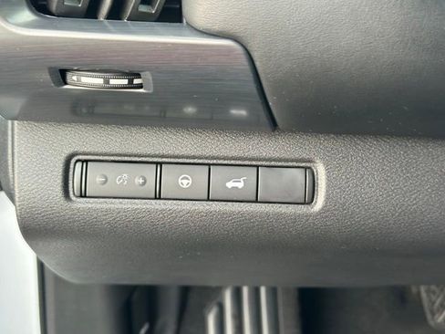 Used 2025 Nissan Pathfinder SL w/ SL Premium Package AWD/4WD image 19