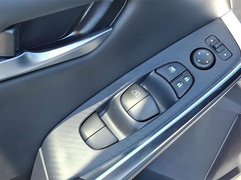 Certified 2025 Nissan Sentra SR w/ Midnight Edition FWD image 33