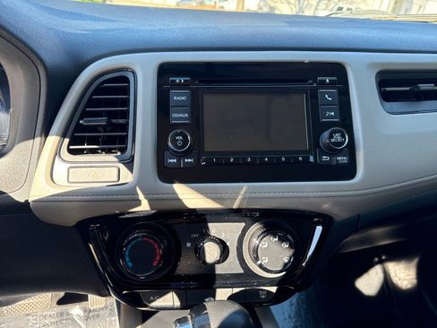 Used 2018 Honda HR-V LX image 24