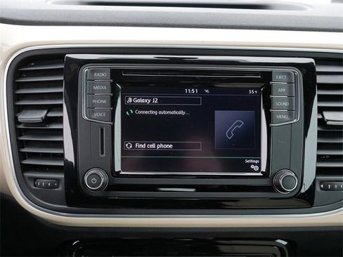 Used 2019 Volkswagen Beetle 2.0T SE image 30