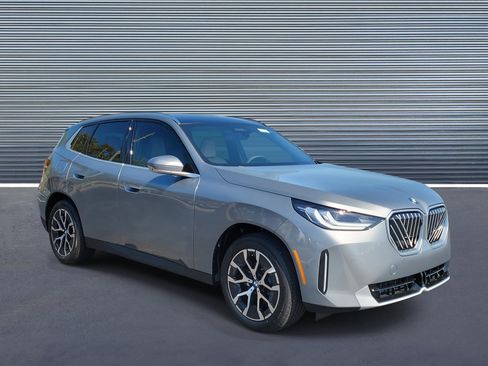 New 2026 BMW X3 xDrive30 w/ Premium Package image 2