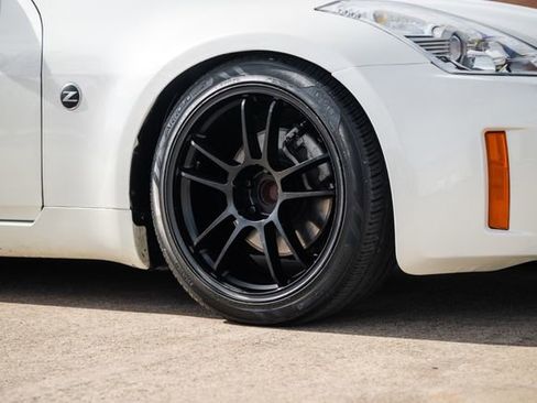 Used 2006 Nissan 350Z Coupe w/ (N93) Cargo Convenience Pkg image 38