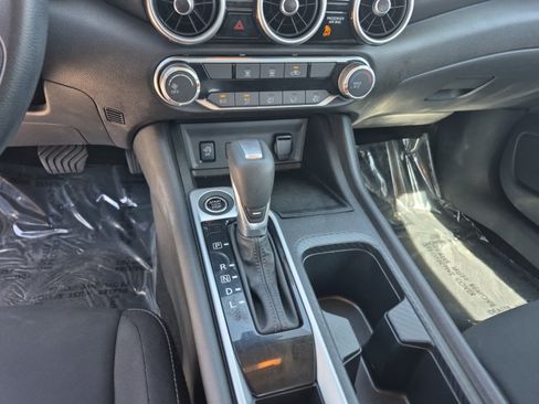 Used 2024 Nissan Sentra SV FWD image 12