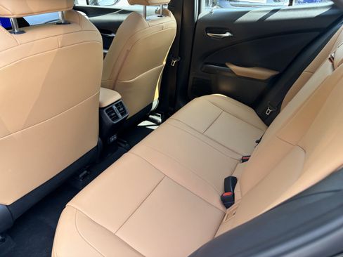 Used 2024 Lexus UX 250h AWD w/ Premium Package image 11