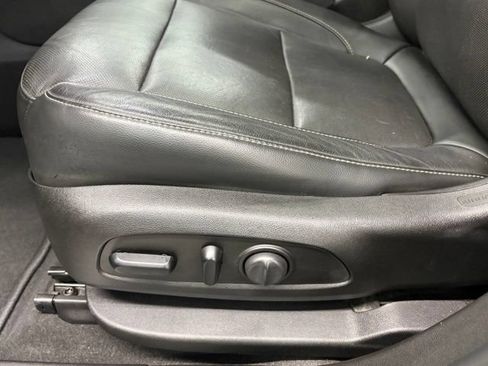 Used 2019 GMC Acadia SLT AWD/4WD image 16