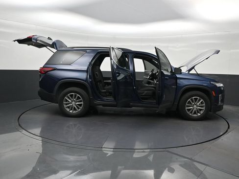 Used 2023 Chevrolet Traverse LT FWD image 33