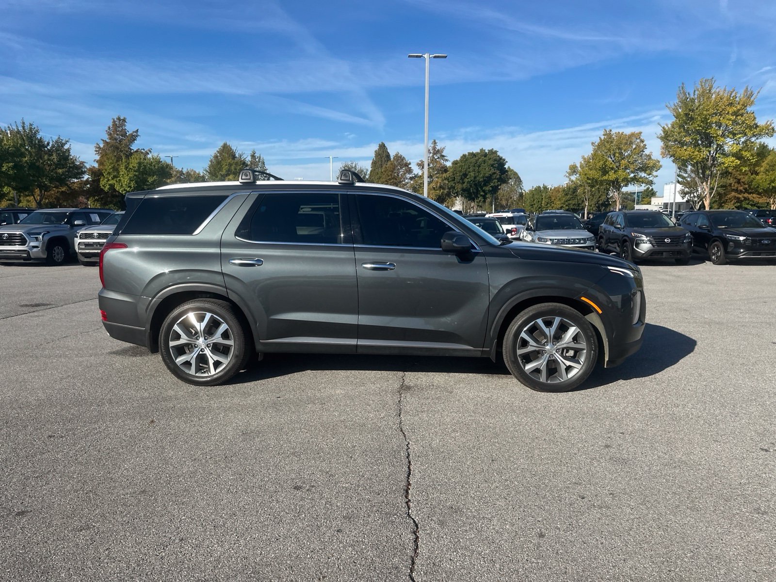 Used 2021 Hyundai Palisade SEL w/ Premium Package FWD image 4