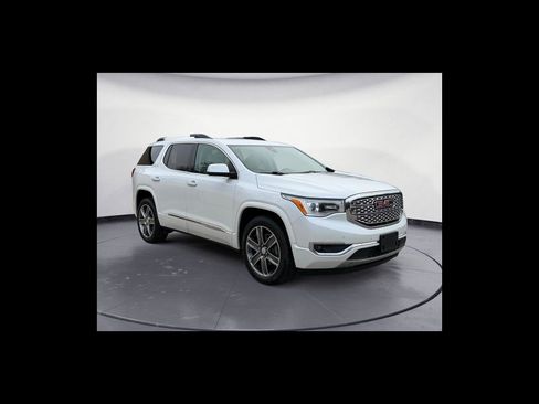 Used 2017 GMC Acadia Denali w/ Technology Package image 8