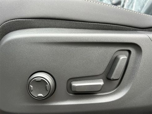 New 2026 Volvo XC40 B5 Ultra w/ Climate Package image 10