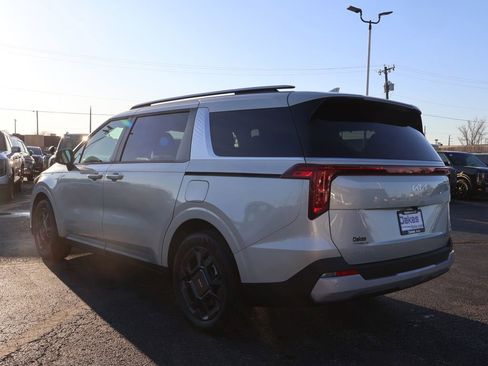 New 2026 Kia Carnival EX image 5
