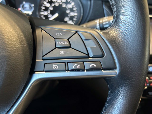 Used 2017 Nissan Rogue SV w/ SV Premium Package AWD/4WD image 14