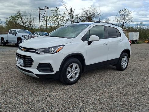 Certified 2022 Chevrolet Trax LT w/ LT Convenience Package AWD/4WD image 6