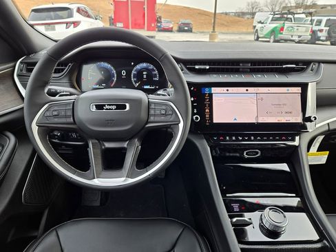 New 2026 Jeep Grand Cherokee Limited image 15