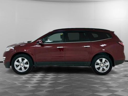 Used 2017 Chevrolet Traverse LT w/ Style and Technology Package image 6