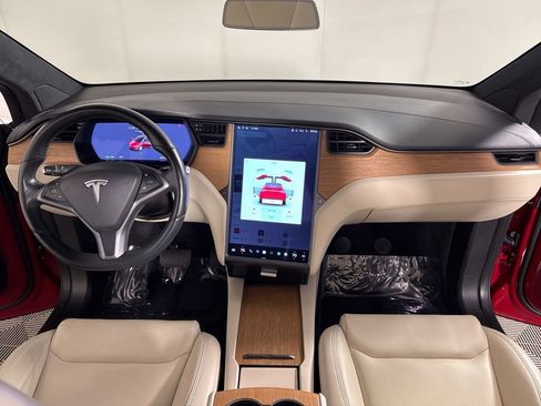 Used 2020 Tesla Model X Long Range image 18