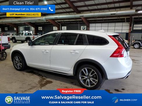 Used 2016 Volvo V60 T5 Cross Country image 3